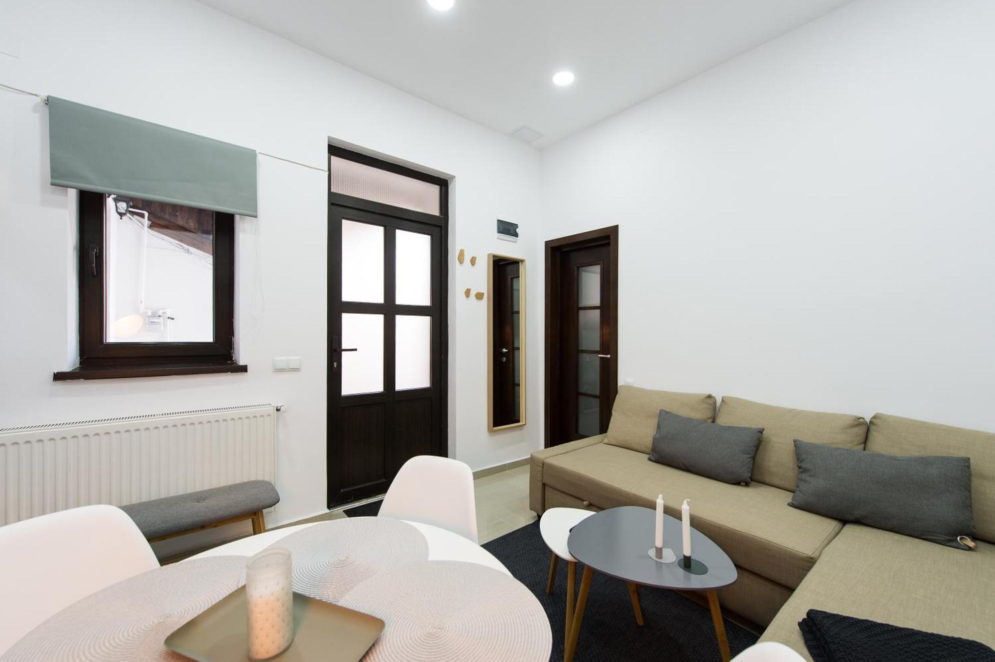 דירות Gorgeous Brasov Flat With Patio And Mountain Views מראה חיצוני תמונה