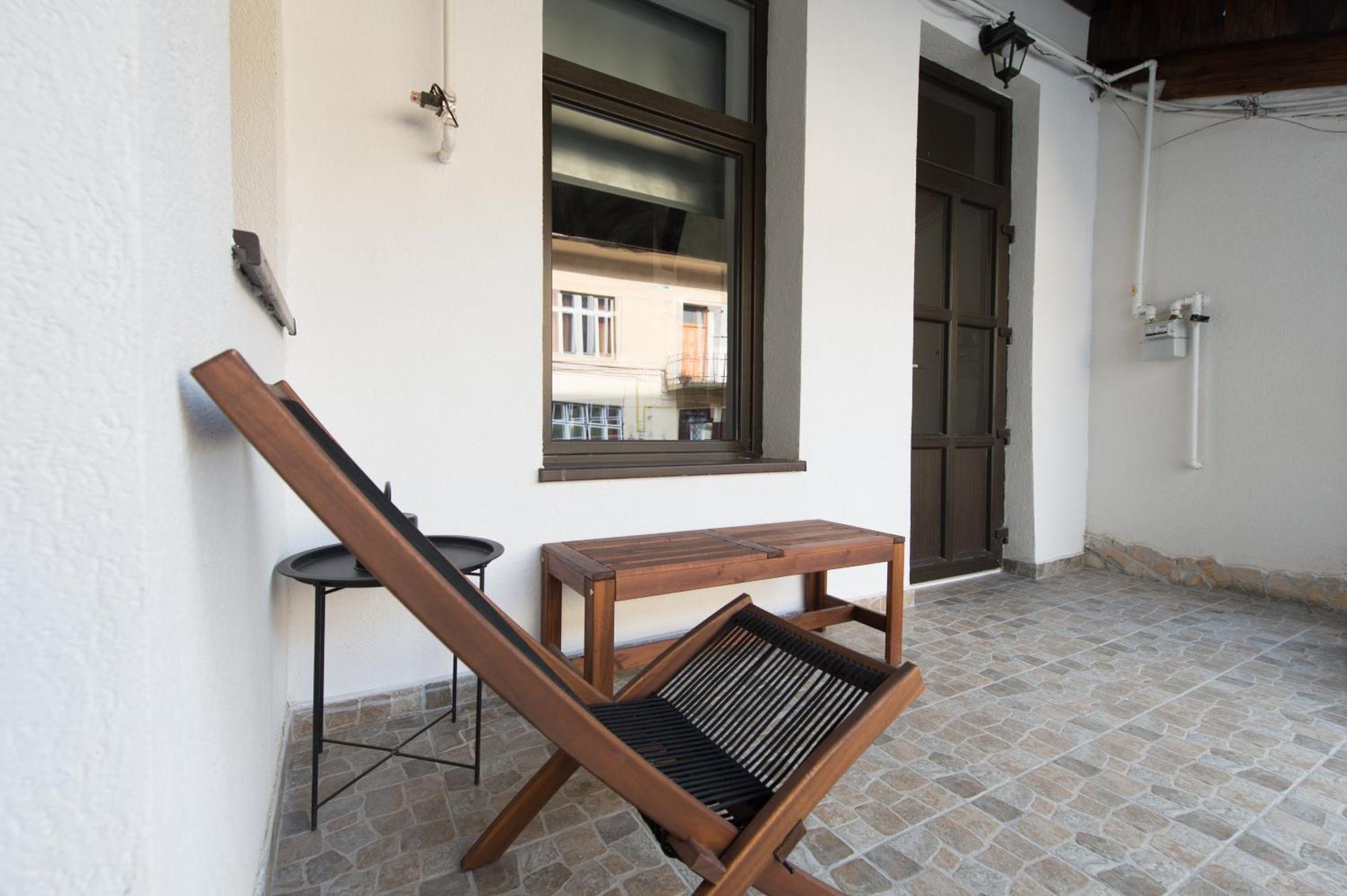 דירות Gorgeous Brasov Flat With Patio And Mountain Views מראה חיצוני תמונה